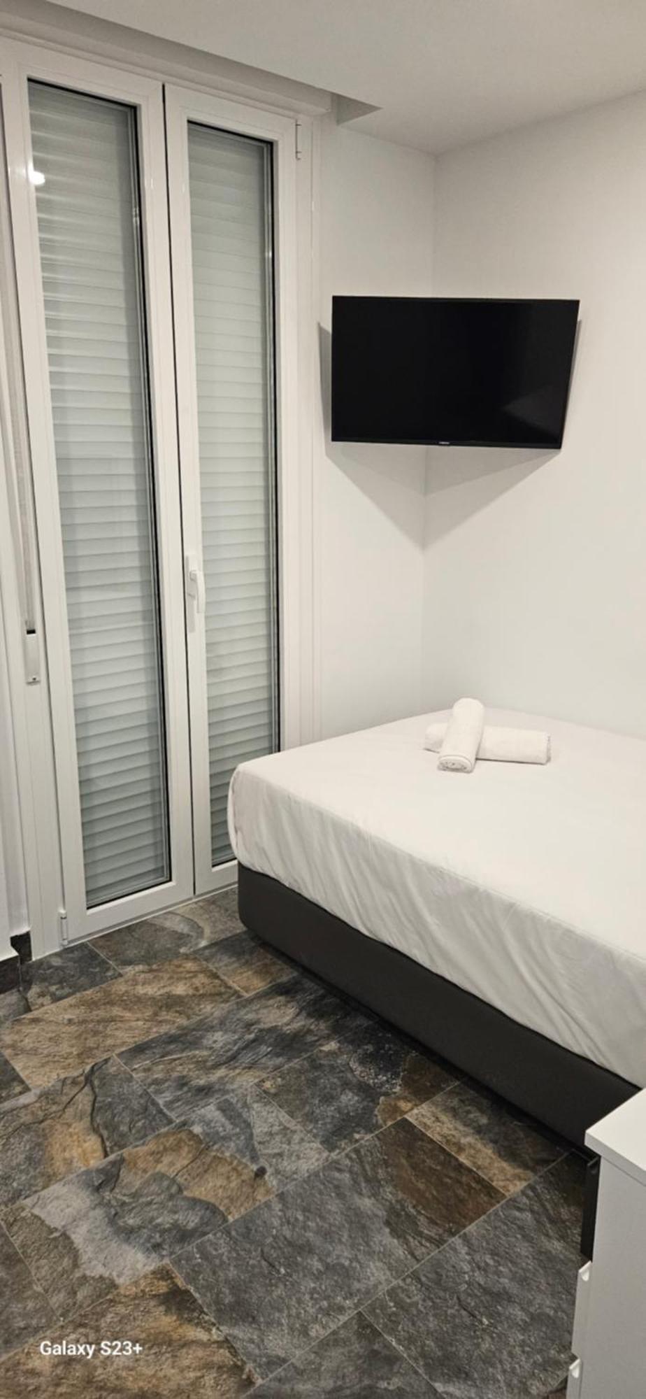 Hostal Nervion Seville Exterior photo
